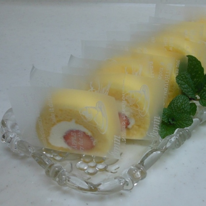 いちごのふわふわロールケーキ レシピ 作り方 By マダムryo 楽天レシピ いちごのふわふわロールケーキ レシピ 作り方 By マダムryo 楽天レシピ